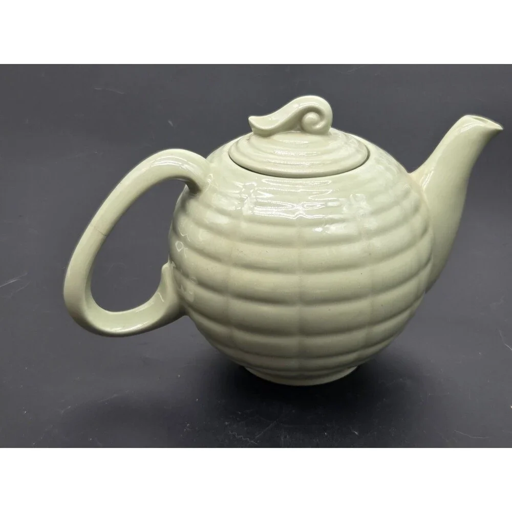 Vintage Ceramic Green Color Teapot with Lid Stripe Pattern 6